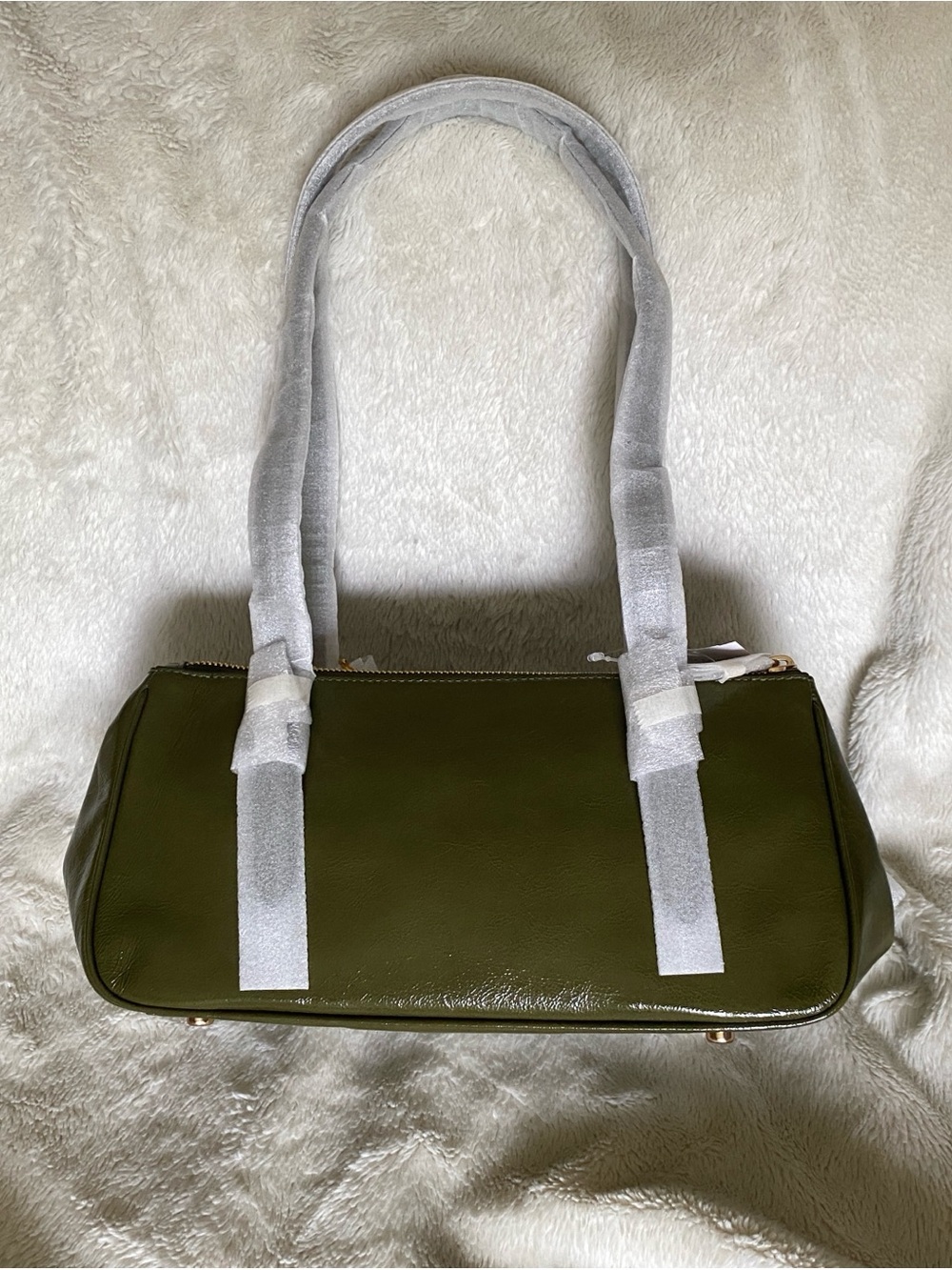 COACH Olive Patent Shoulder Bag with Gold Logo - Picture 3 of 11